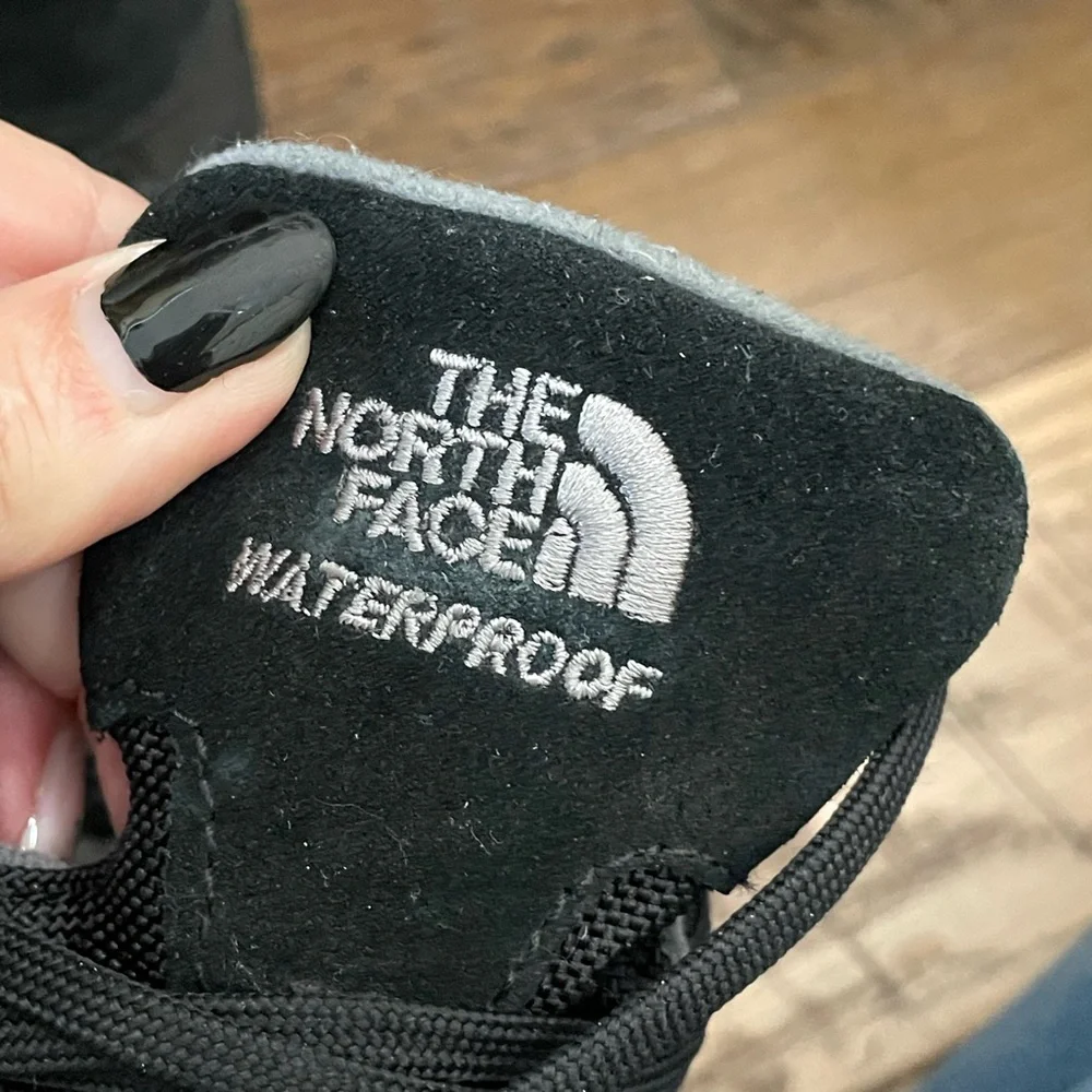 The North Face waterproof winter boots boy 1